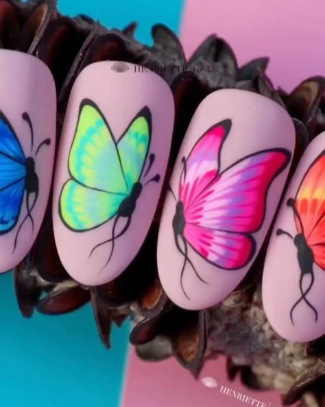 Bird Nail Art, Quick Nail Art, Butterfly Nail Designs, Minimal Nails Art, Butterfly Nails, Butterfly Nail Art, Minimal Nails, Casual Nails, Dope Nail Designs