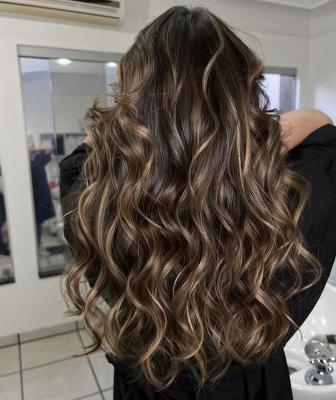 Different Highlight Colors, Chocolate Boliage Hair, Brunette Hair Golden Highlights, Blonde Highlights On Dark Hair Layers, Dimensional Brown Balayage, Caramel Highlights Wavy Hair, Brown Balayage With Highlights, Wavy Hair Highlights, Brown Hair Trends