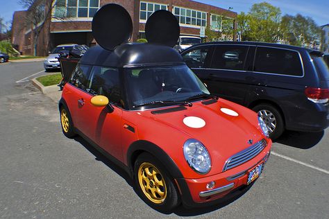 Mickey Mouse Mini Cooper -- For my family this means...... COOPER CRUNCH!!!!!!!! @Marianne Celino Smith Tinkerbell Tattoo, Mickey Mouse Car, Disney Parque, Mickey Love, Disney Rooms, Car Decorations, Disney Side, Disney Fanatic, Disney Decor