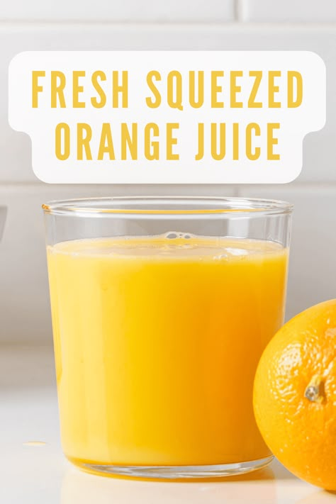 Fresh squeezed orange juice is the perfect summer drink and you'll be surprised by how easy it is to make with 0 sugar added or fancy gadgets. All you'll need is a dozzen oranges, a knife and your hands! Smoothie Recipes Fruit, Homemade Orange Juice, Fresh Squeezed Orange Juice, Orange Juice Recipes, Orange Juice Drinks, Desserts Fruit, Squeezed Orange Juice, Homemade Juice, Fresh Squeezed Juice