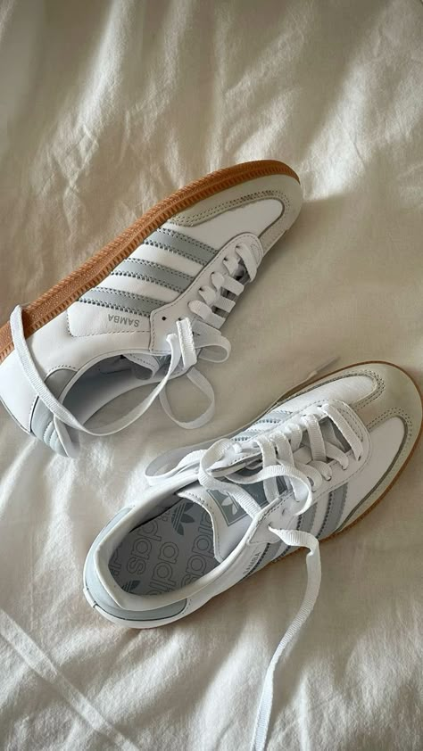 Samba Adidas, Samba Shoes, Basket Sport, Trendy Shoes Sneakers, Pretty Shoes Sneakers, Shoe Wishlist, Adidas Samba Og, Shoe Inspo, Aesthetic Shoes