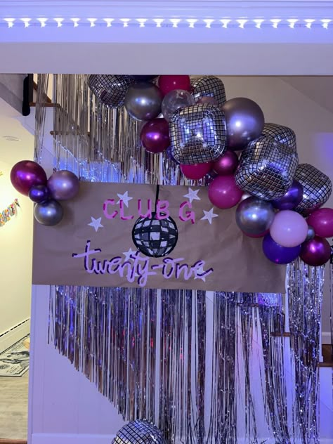 00s Theme Party Decorations, 2000s Disco Party, 21 Disco Party, Purple Disco Birthday Party, Disco Party Balloons, Disco 21st Birthday Party, 21st Birthday Ideas Disco, Y2k 21st Birthday Party, Club Themed Birthday Party