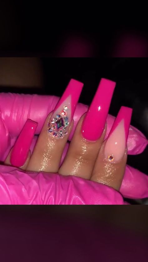 Bling Nails Pink, Glitter Nails Pink, Bright Acrylic Nails, Pink Acrylic Nail Designs, Pink Bling Nails, Acrylic Nails Pink, Nail Designs Bling, Dark Pink Nails, Bright Pink Nails