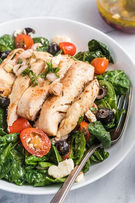 Chicken And Spinach Salad, Chicken Spinach Salad, Simple Grilled Chicken, Baby Spinach Salads, Spinach Salad With Chicken, Spinach Salad Recipes, Meat Meals, Grilled Turkey, Chicken Spinach