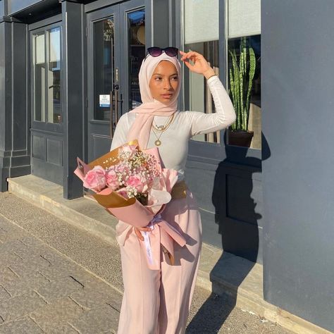 OOTD 🌸, yay or nay? 🦋💕➖➖➖➖➖➖➖➖➖➖➖ #hijabies #hijabdaily  #hijaber #outfit #modesty #hijaboutfit #muslimah #hijabtutorial #hijab #hijabblogger #hijabtraveller #hijabtrend  #hijabtutoria  #hijabstyle #hijabi #hijabfashion #hijabinspiration #hijabers #hijabislove #hijabi_goals_ #muslim Modest Fits Aesthetic, Pink Suit Pants, White Hijab Outfit, Pink Outfits Aesthetic, Pink Hijab, White Dress Outfit, Hijab Look, Streetstyle Outfit, Muslim Outfits Casual