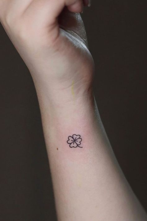 Four Leaf Clover Stick And Poke, Heart Four Leaf Clover Tattoo, Four Leaf Clover Tattoo Small Simple, Four Clover Tattoo, Flour Leaf Clover Tattoo, Irish Clover Tattoo For Women, Four Clover Leaf Tattoo, Four Leaf Clover Tattoo Design, Small Four Leaf Clover Tattoo