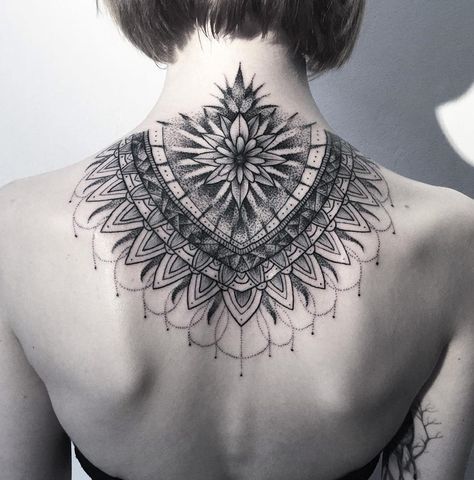 Stunning Neck Mandala | Best tattoo ideas & designs Mandala Tattoo Neck, Mandala Arm Tattoo, Mandala Tattoo Back, New School Tattoos, Lotusblume Tattoo, Nape Tattoo, Best Neck Tattoos, Tato Minimal, Tattoo Dotwork