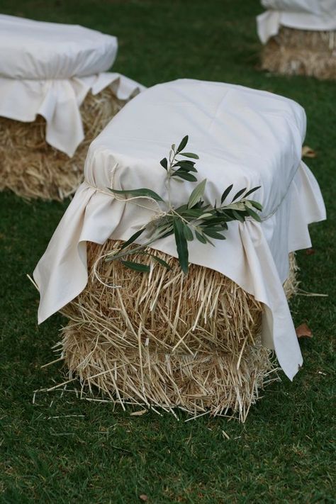 Hay Bale Decorations, Hay Bale Ideas, Hay Bale Wedding, Hay Bale Seating, Olive Branch Wedding, Deco Champetre, Garden Weddings Ceremony, Australia Wedding, Hay Bales