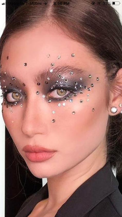 Silver Jewel Makeup, Sequin Makeup Eye, Halloween Makeup 2022 Trends, Halloween Makeup With Glitter, Silver Leaf Makeup, Black Hole Makeup, Runway Makeup Looks Fashion Show, Couture Makeup Looks, Makeup With Jewels Rhinestones