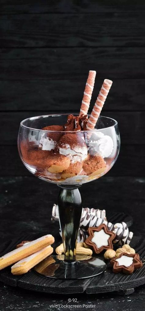 Ice Cream Glasses, Delicious Ice Cream, Sweet Breakfast, How To Make Chocolate, Glass Cup, Great Recipes, Food Photography, Ice Cream, Cream