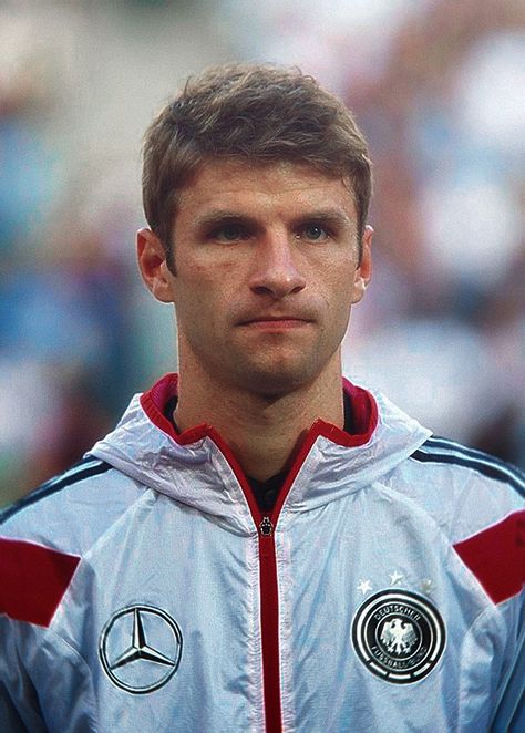 Thomas Muller, Dfb Team, Thomas Müller, Soccer Inspiration, Football Stuff, Fc Bayern Munich, Toni Kroos, Football Boys, كريستيانو رونالدو