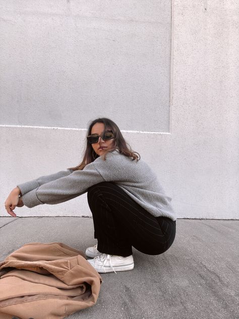 self timer pose | fall outfit inspo Self Timer Photos, Timer Selfie Poses, Photo Poses Self Timer, Cute Self Timer Pics By Yourself, Self Timer Pictures Ideas, Self Timer Poses, Self Timer Pictures, Outfit Inspo Fall, Photography Poses