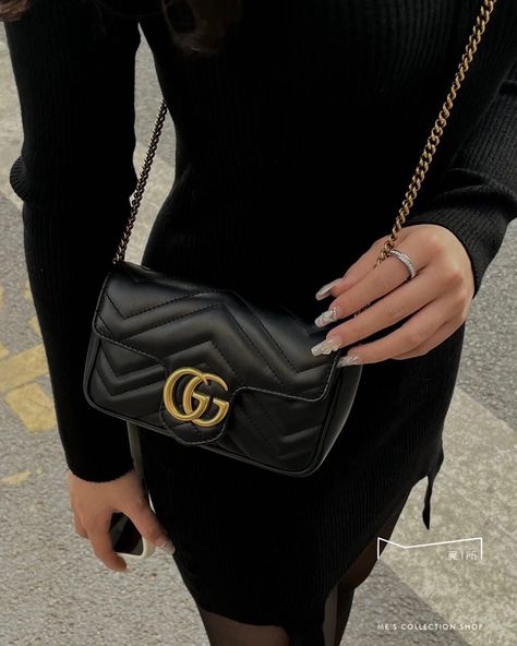 Gucci 𝗠𝗮𝗿𝗺𝗼𝗻𝘁 16.5 cm Size: 16.5 x 10 x 5 cm Contact us at： Whatsapp:+8615216260616 #gucci #guccibag #guccibags #personalshopper#luxurybrand #luxurybags#giftoftheday #unboxing #guccibag #personalshopper #gucci #guccimarmont #guccihandbac#luxury #shopping #luxuryshopper Gucci Marmont, Luxury Shopping, Gucci Bags, Gucci Bag, Contact Us, Size 16, Gucci