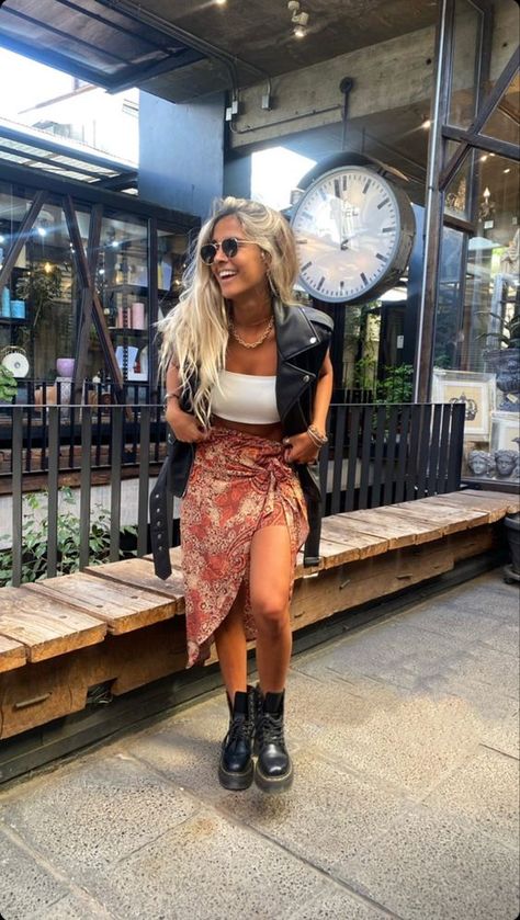 Boho Rock Style Outfits, Summer Night Club Outfits, Summer Festival Outfit Ideas Casual, Hippy Festival Outfit, Casual Festival Outfit Summer, Indie Concert Outfit Summer, Festival Outfits Boho, Festival Outfit 2022, Festival Outfits Winter