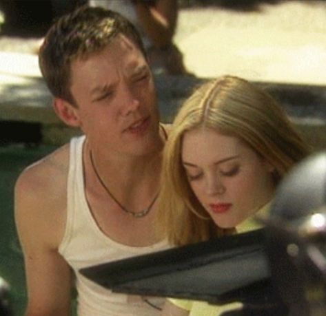 Stu Macher Behind The Scenes, Stu And Tatum Matching Pfp, Scream 1996 Tatum And Stu, Stu Macher And Tatum Riley, Vintage Horror Aethstetic, Stu And Tatum, Scream Aethstetic, Scream Actors, Scream 1