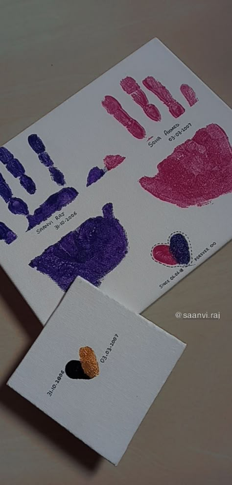 Ideas For Bff Gifts, Painting Ideas With Friends Aesthetic, Aesthetic Drawing For Best Friend, Painting On Canvas For Best Friend, Best Friend Aesthetic Drawing, Birthday Ideas For Guy Best Friend, Cute Friend Painting Ideas, Handprint Best Friend, Painting For Bff Gift Ideas