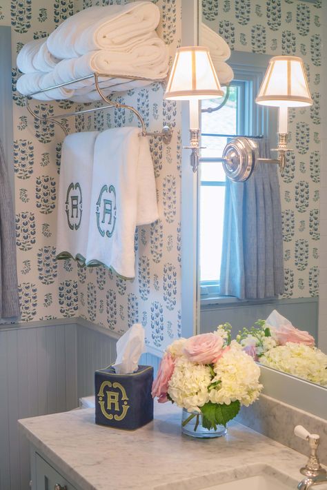 James Farmer Interiors Bathroom, Grandmillenial Bathrooms, Grandmillenial Bathroom, Serena And Lily Bathroom, Palm Beach Bathroom, Beach House Guest Bathroom, Marble Sink Vanity, Lisa Henderson, Grand Millennial