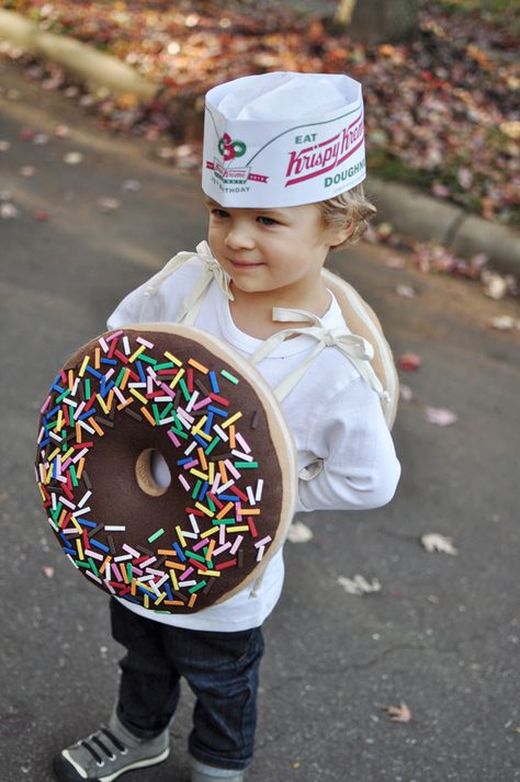 donut4 Diy Doughnut Costume, Doughnut Halloween Costume, Breakfast Food Costumes Diy, Toddler Donut Costume, Krispy Kreme Costume, Donut Costume Diy, Diy Donut Costume, Food Costumes For Kids, Donut Halloween Costume