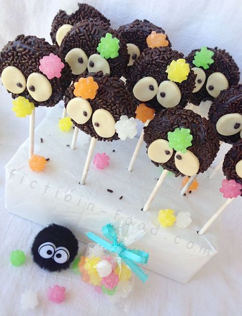 Food Adventures (in fiction!): Soot Sprite Cookie Pops for "Spirited Away" & "Totoro" Sprite Cake, Totoro Birthday, Studio Ghibli Party, Totoro Party, Kawaii Desserts, Japanese Candy Snacks, Aoa Jimin, Soot Sprite, Anime Cake