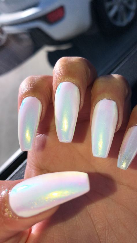 Easter Chrome Nails, Opal White Nails, Aerodesent Nails, Nails Irredescent, Unicorn Color Nails, Red Unicorn Nails, Opalescent Nails White, Unichrome Nails, Irredescent Nails White