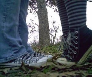 Scenecore Aesthetic, Midwestern Emo, Converse Photography, Midwest Emo, Aesthetic 2024, Grunge Fairycore, Apocalypse Survival, Couple Things