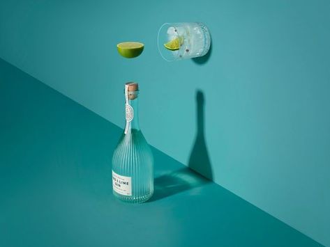 Gin Product Photography, Creative Product Shoot, Gin Photography, Drink Product Photography, Product Shoot Ideas, Bottle Shoot, Portfolio Shoot, Brochure Design Creative, Beverage Photography