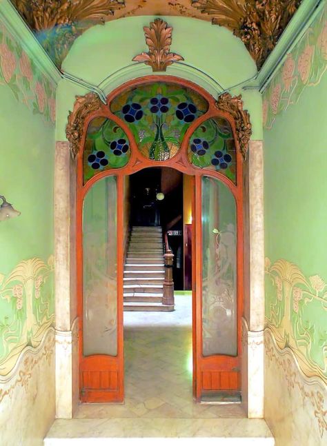 The 20 Year Long Architecture Trend That *Almost* Took Over The World - Emily Henderson Architecture Art Nouveau, Art Nouveau Interior, Design Art Nouveau, Art Nouveau Architecture, Green Walls, 다크 판타지, Boutique Interior, Art Nouveau Design, Beautiful Doors