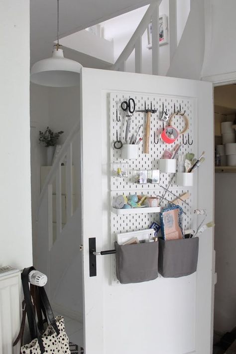 IKEA Skadis Pegboard Ideas & Inspiration. This wall mounted storage option is cheap and easy to DIY to fit any of your small space needs. | Apartment Therapy Ikea Office Storage, Skådis Ikea, Ikea Apartment, Diy Peg Board, Pegboard Craft Room, Skadis Pegboard, Pegboard Kitchen, Ikea Pegboard, Pegboard Ideas