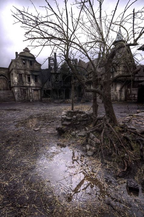 Hansel & Gretel - Album on Imgur Paradis Sombre, Vila Medieval, Hansel Gretel, Abandoned Village, Fantasy Town, Hansel And Gretel, Medieval Houses, Movie Set, New Obsession