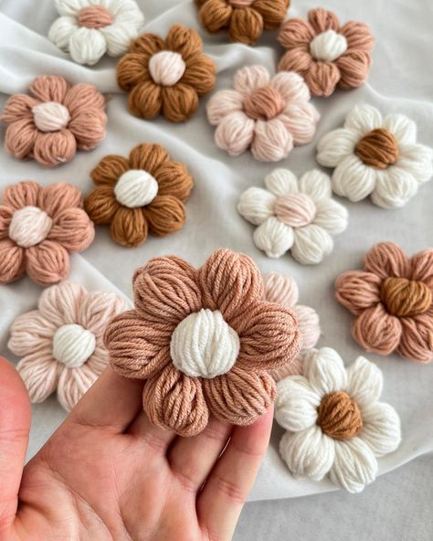 Crochet puff flower