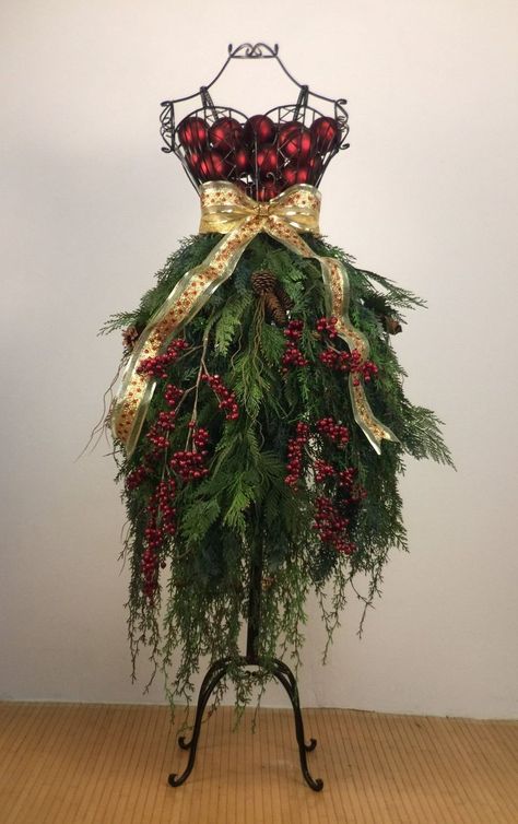 Dress Form Decor, Dress Form Christmas Tree, Mannequin Christmas Tree, Natural Christmas Tree, Christmas Tree Dress, Tree Dress, Outdoor Christmas Tree, Natural Christmas, Dress Forms