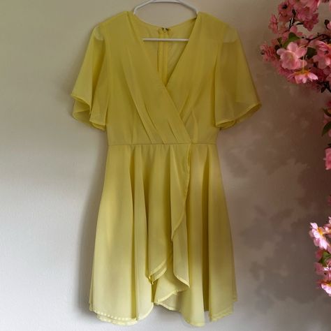 💛 Medium Yellow Dress 💛 Trends Aesthetic, Summer Dress Trends, I Know It, Summer Trends, Light Yellow, Papaya, Yellow Dress, This Summer, Summer Dress