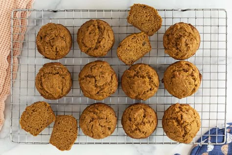 Pumpkin Banana Muffins Blw Pumpkin Muffin, Baby Led Weaning Banana Muffins, Baby Led Weaning Pumpkin Muffins, Baby Pumpkin Muffins, Oatmeal Breakfast Cake, Emma Food, Banana Pumpkin Muffins, Pumpkin Oatmeal Muffins, Mini Pumpkin Muffins