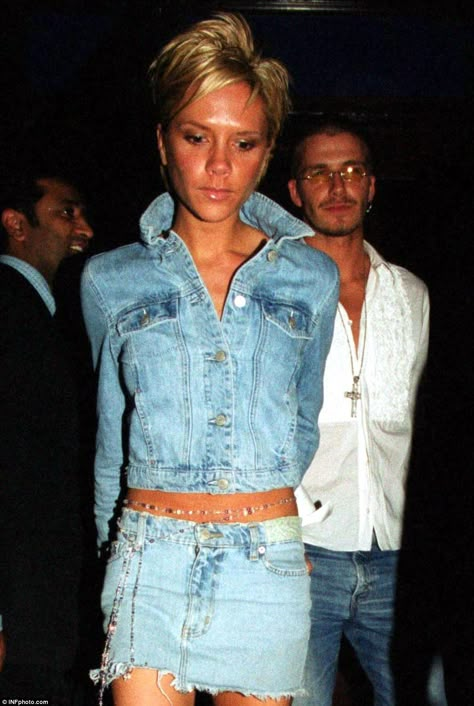 Oops, she did it again. But in 2000 Posh, not Britney, hit the town in double denim Canadian Tuxedo Party, Y2k Outfits Drawing, Dark Y2k Outfits, Sketch Y2k, Diy Y2k, Outfits Drawing, Dark Y2k, Uni Fashion, Denim Party