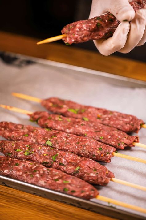 Turkish Kebab Recipe, Lamb Kabob Recipes, Lamb Kebab Recipes, Beef Kebab Recipes, Ground Beef Skewers, Kabab Recipe Beef, Kafta Kabob Recipe, Beef Kafta, Meat Kebab