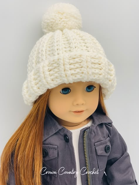 Crochet Doll Accessories, Ribbed Beanie Crochet Pattern, Country Crochet, Clothing Crochet, Crochet Doll Clothes Free Pattern, Crochet Doll Clothes Patterns, American Girl Crochet, Beanie Crochet Pattern, Accessories Crochet