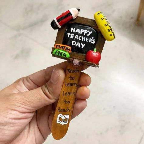 Teachers day gifts. DM for orders #teacher #teachersday #teachersdaygift #teachersday2024 #loveteachers #srilankan #n#nibm #sliit #uni #school #schoollife Teachers Day Fridge Magnets, Teachers Day Clay Art, Teachers Day 3 D Card, Teacher's Day Handmade Gifts, Weast Metirial Craft, Teachers Day Handmade Gifts, Teachers Day Gifts Creative, Teachers Day Gift Ideas Handmade, Clay Rakhi