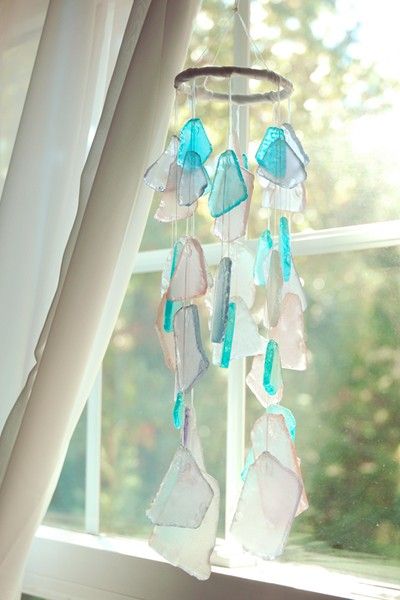 Beach Glass Wind Chimes, Sea Glass Wind Chimes, Sea Glass Wind Chime, Sea Glass Suncatcher, Glass Cottage, Sea Glass Art Projects, Glass Wind Chimes, Diy Wind Chimes, Sea Crafts