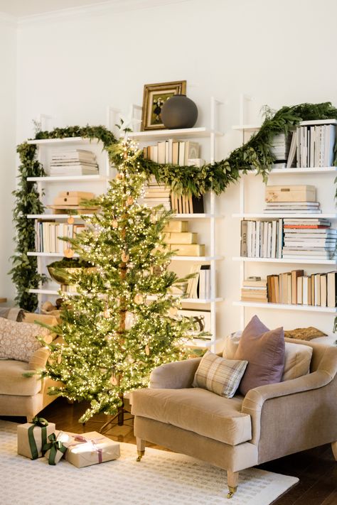 Wrapping Up the Year With A Christmas Home Tour Worthy Of The Occasion Joanna Gaines Christmas Tree, Fabulous Christmas, Joanna Gaines Christmas, Home Tours, Christmas Home Tours, Modern English Country, Holiday Home Tour, Linen Interior, 2022 Christmas