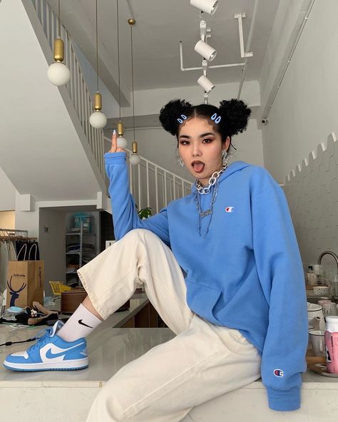 YiWei Tian on Instagram: “Saturday Mood💙” Jordan Low 1 Outfit, Air Jordan Outfit Women, Jordan Low 1, Blue Shoes Women, Jordan Outfit Women, Air Jordan Outfit, Jordan Low, Jordan Outfit, Tomboy Style Outfits