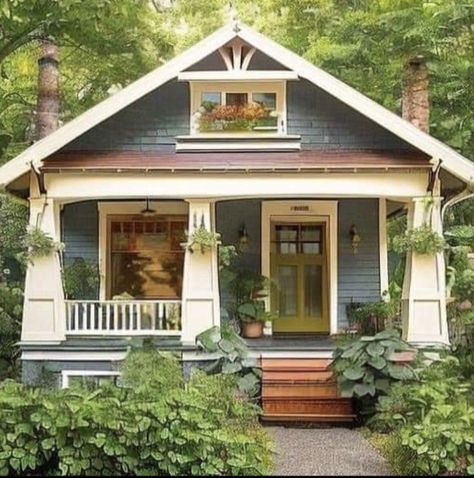 Tiny Cottage Exterior Ideas, Tiny Craftsman House, Charleston Bungalow, Craftsman Bungalows Interior, Colorful Bungalow, Beach Bungalow Exterior, Yellow Bungalow, Craftsman Bungalow Exterior, Cottage Remodel