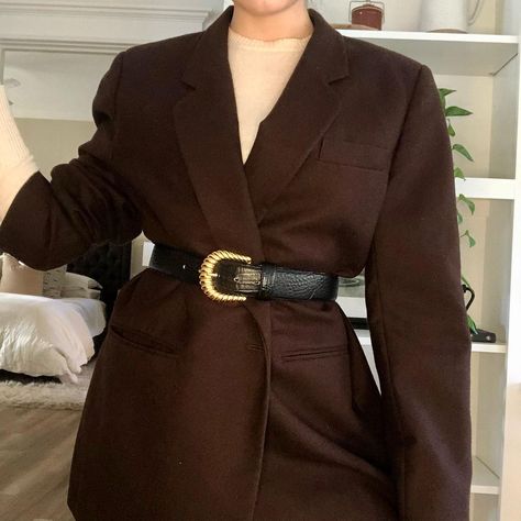 Brown Oversized Blazer Outfit, Chocolate Brown Blazer Outfit, Light Brown Blazer Outfit, Chocolate Blazer, Brown Blazer Outfit, Oversized Blazer Outfit, Oversized Blazers, Tomboy Look, Vintage Chocolate