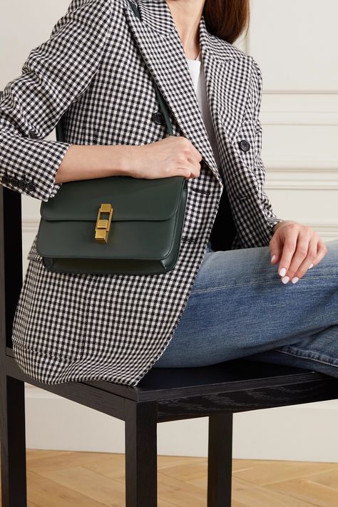 Green Bag Outfit, Shoulder Bag Outfit, Capsule Wardrobe Essentials, Bag Outfit, Green Handbag, Handbag Outfit, Yves Saint Laurent Bags, Timeless Wardrobe Staples, Denim Trends