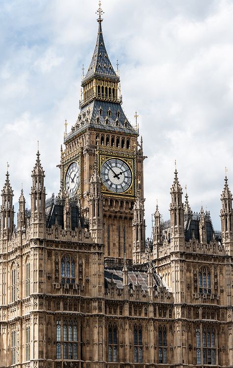 ˚Elizabeth Tower, Palace of Westminster - England Elizabeth Tower, Palace Of Westminster, New Nature Wallpaper, Europe Architecture, Westminster London, Swinging London, Building Photography, Big Ben London, London Architecture