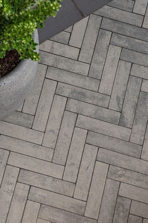 Driveway Paver Patterns, Paver Patterns Walkways, Herringbone Paver Patio, Techno Bloc Pavers, Front Porch Pavers, Herringbone Path, Herringbone Pavers, Herringbone Patio, Walkway Pattern