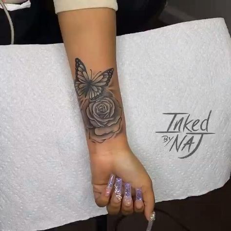 Lower Arm Tattoos For Women Simple, Wrist Tattoo Cover Up, Meaningful Wrist Tattoos, Rose Tattoos For Women, Hand Tattoos For Girls, Cute Hand Tattoos, Pretty Hand Tattoos, Birthday Hairstyles, Tattoos For Black Skin