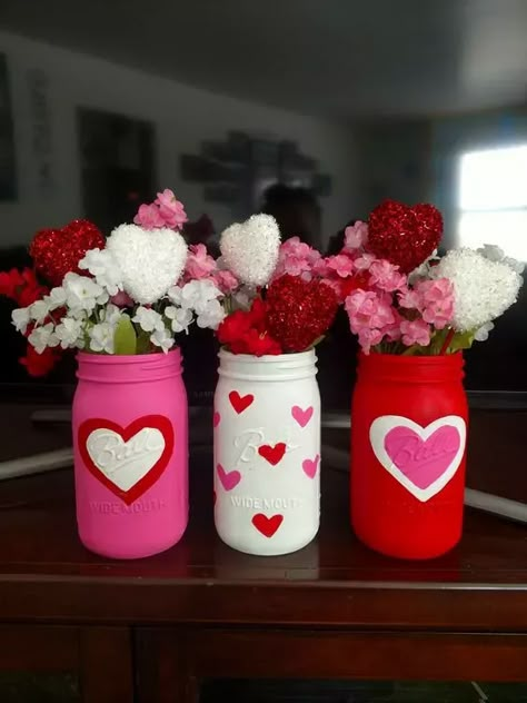 100+ Super Romantic Valentines Decorations on a Budget - HubPages Diy Valentine's Day Decorations, Diy Glass Bottle Crafts, Diy Valentines Decorations, Diy Jar Crafts, Diy Bottle Crafts, Mason Jar Crafts Diy, Diy Valentine's Day, Valentine's Day Decorations, Valentines Crafts