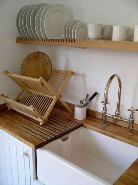 A custom shelf by Peter Henderson Furniture features slots for storing plates. Go to Peter Henderson for more information. Wall Mounted Dish Rack, Wall Mount Plate Rack, Shelf Spice, Ikea Shelf, Kitchen Ikea, Belfast Sink, Desain Pantry, Spice Racks, Dish Rack