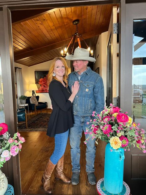 Who worked cattle: Ree Drummond or Her Husband Ladd? Ree Drummond Wedding, Ree Drummond Ranch, Ladd Drummond, His Blue Eyes, When Is Fathers Day, Ree Drummond Recipes, Best Vegetable Recipes, Pioneer Woman Ree Drummond, Summer Produce