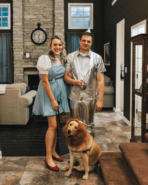 Dorothy, Tin man, and lion wizard of oz Halloween costume family with a dog Best Friend Halloween Costumes Funny, Tin Man Costumes, Friend Halloween Costumes, Halloween Costumes Funny, Best Friend Halloween, Costume Family, Halloween Maze, Costumes Funny, Themed Halloween Costumes